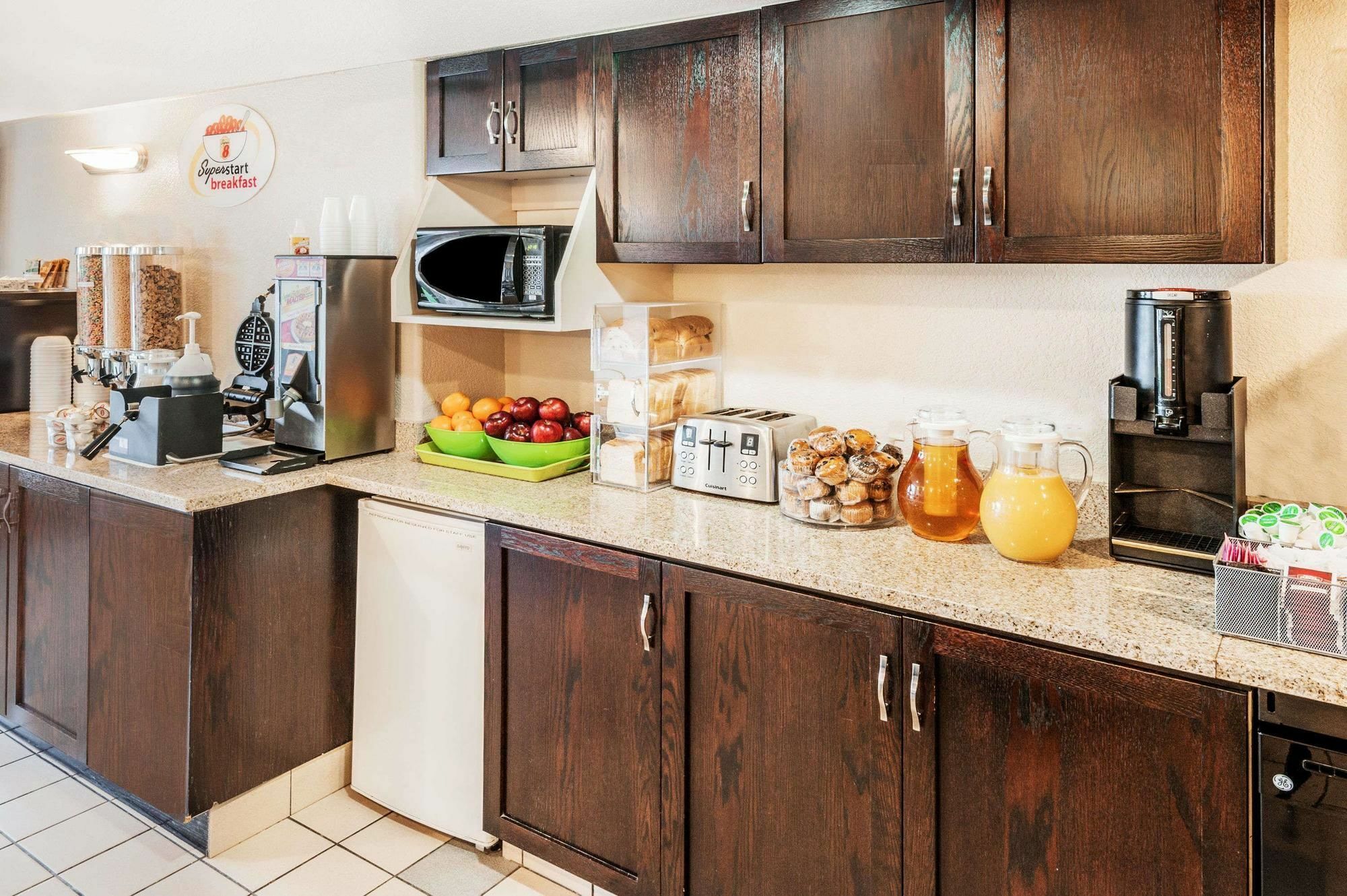 Homestay Express Airdrie Exterior foto