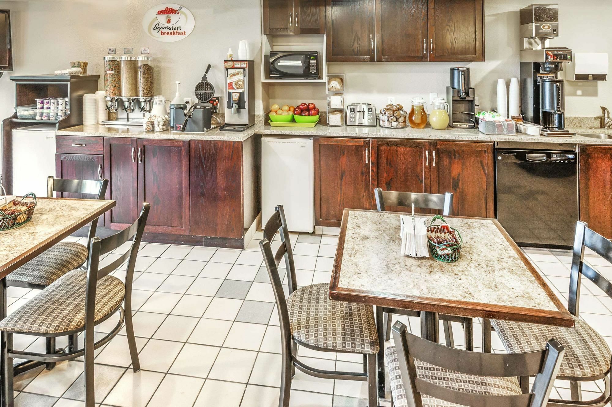 Homestay Express Airdrie Exterior foto