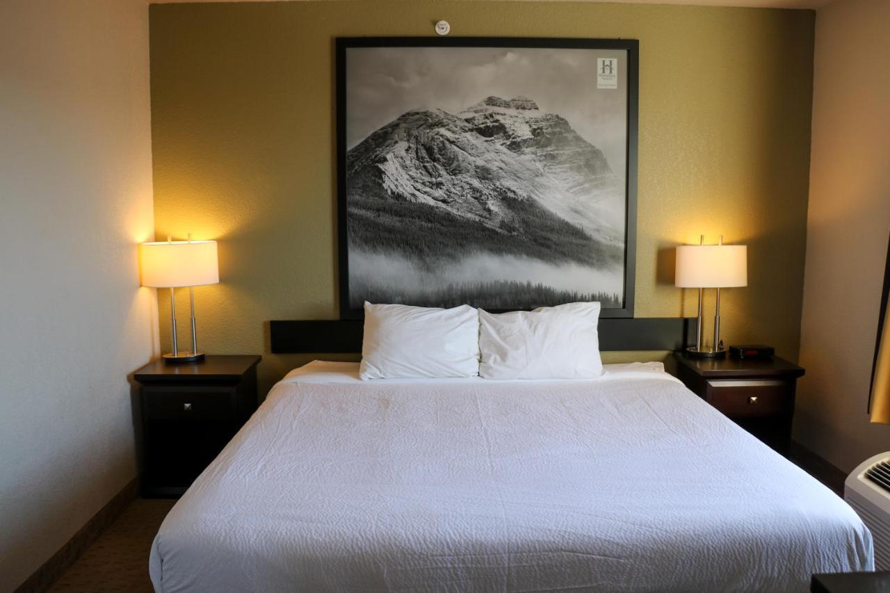 Homestay Express Airdrie Exterior foto