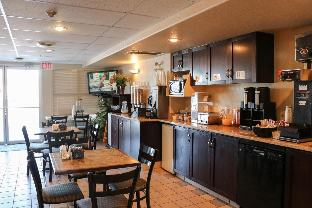 Homestay Express Airdrie Exterior foto