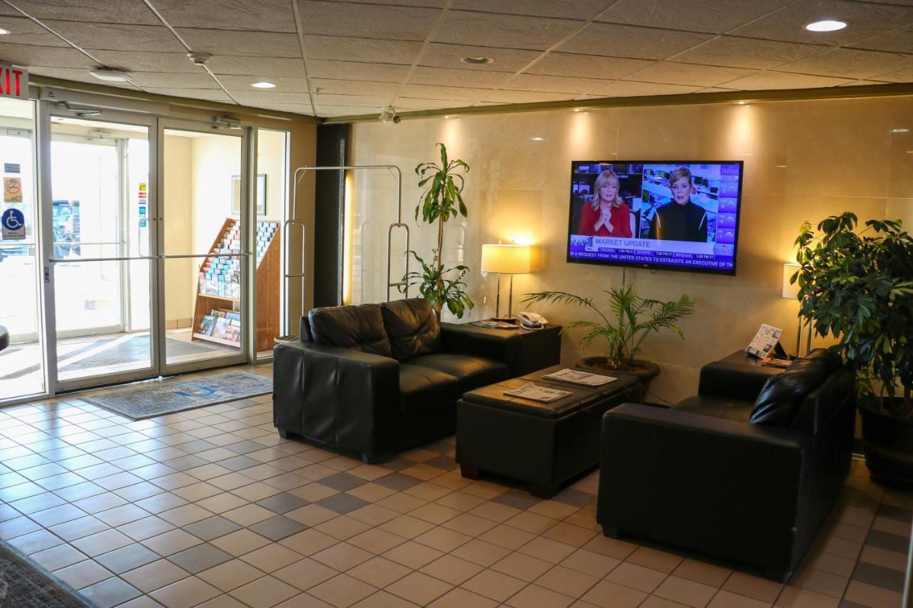 Homestay Express Airdrie Exterior foto
