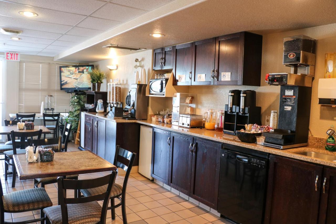Homestay Express Airdrie Exterior foto